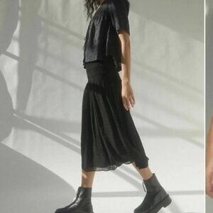 Aritzia Wilfred Troubadour Midi Skirt Smocked Flowy Black Size XS